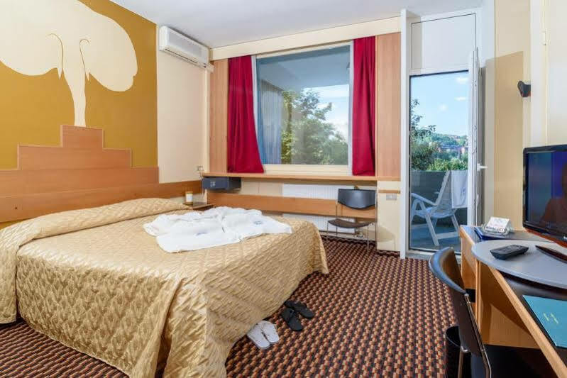Hotel Santoli ปอร์เรตตา แตร์เม ภายนอก รูปภาพ